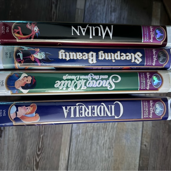 Disney VHS Set - Mulan, Cinderella, Snow White, Sleeping Beauty - Picture 5 of 5
